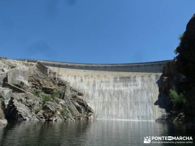 Piragua El Atazar;senderismo montaña excursiones de montaña viajes julio